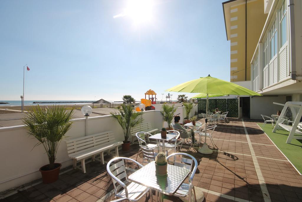 Hotel Belvedere Spiaggia ริมินี ภายนอก รูปภาพ