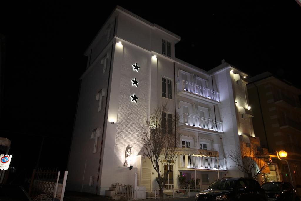 Hotel Belvedere Spiaggia ริมินี ภายนอก รูปภาพ