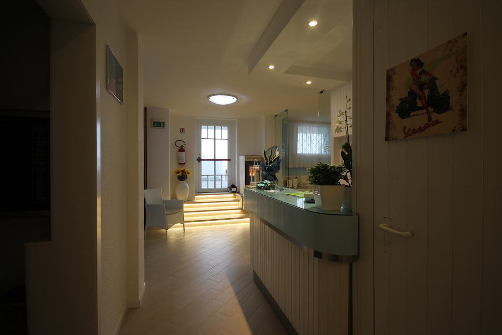 Hotel Belvedere Spiaggia ริมินี ภายนอก รูปภาพ