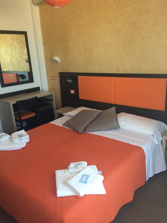 Hotel Belvedere Spiaggia ริมินี ภายนอก รูปภาพ