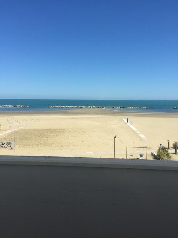 Hotel Belvedere Spiaggia ริมินี ภายนอก รูปภาพ
