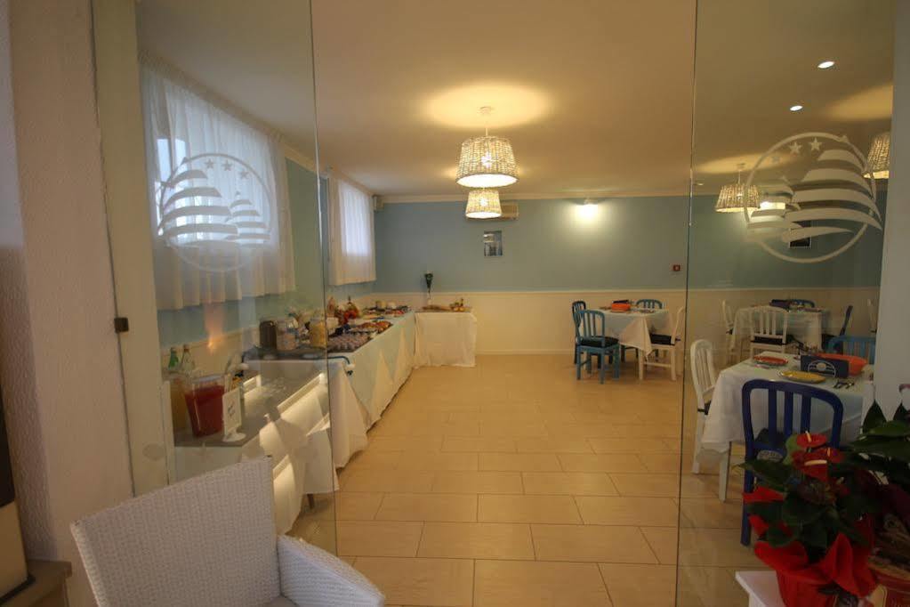 Hotel Belvedere Spiaggia ริมินี ภายนอก รูปภาพ